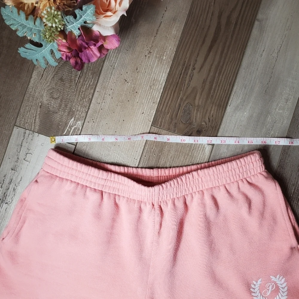 PINK Victoria's Secret Coral Pink Ivy Fleece Campus Shorts Size Large EUC